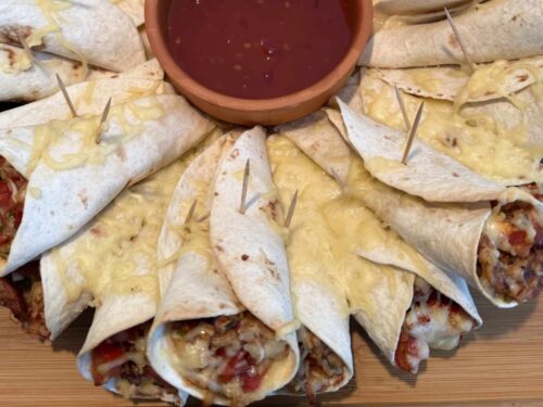 Impressie van de tortilla chicken rolletjes